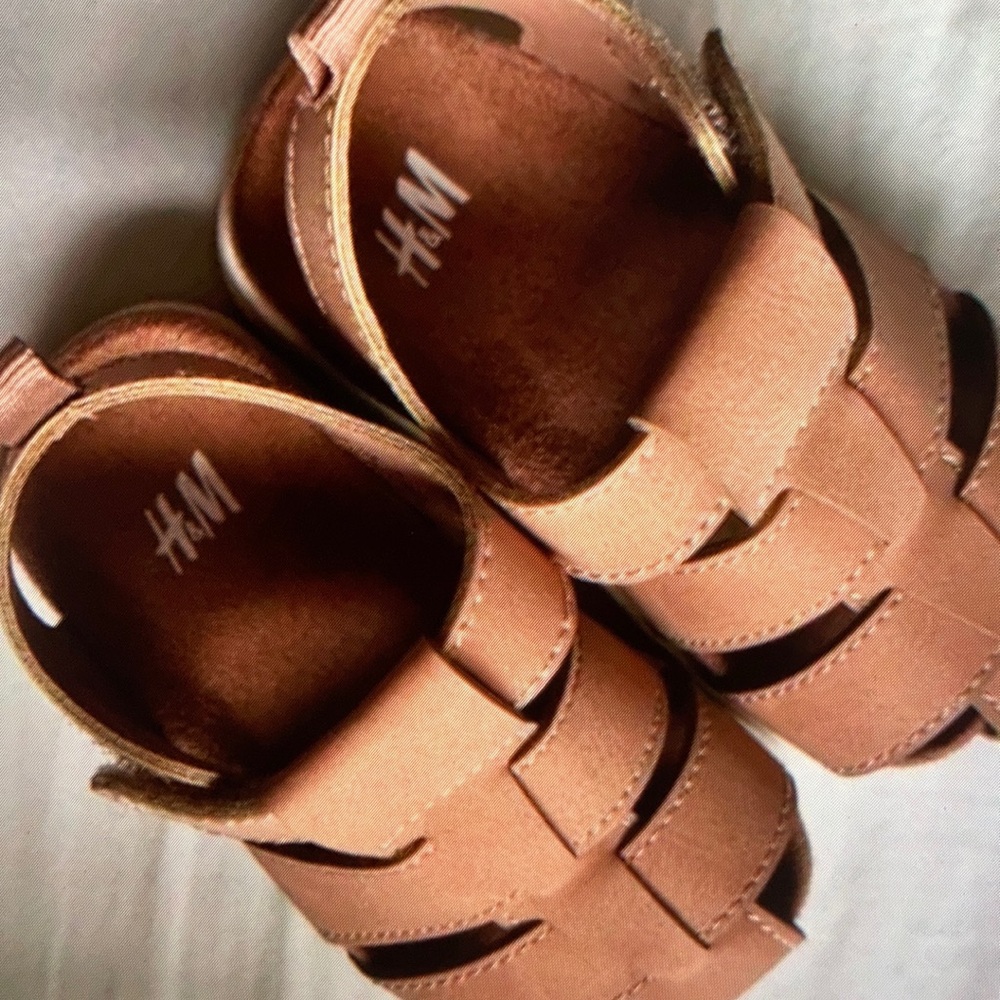 Comfortable kid’s stylish peach floral shoes